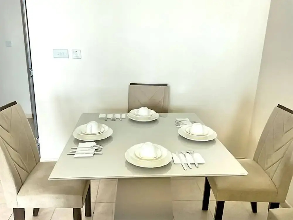 Marina Marvel Room Elite Residences
