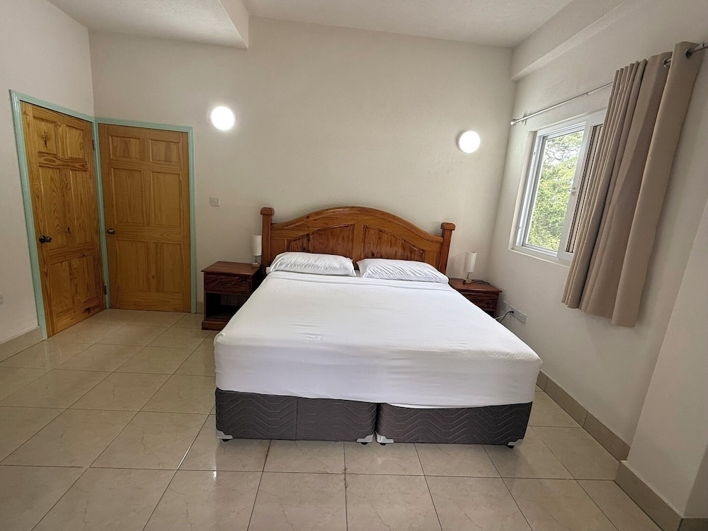 You 4 Ric Piton Suites