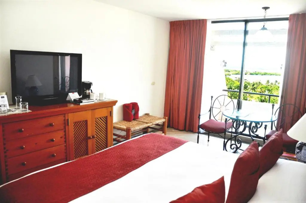 Oasis Cancun Lite