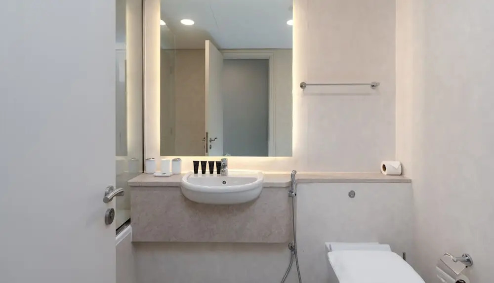 Pristine Difc 2BR w Pool Gym