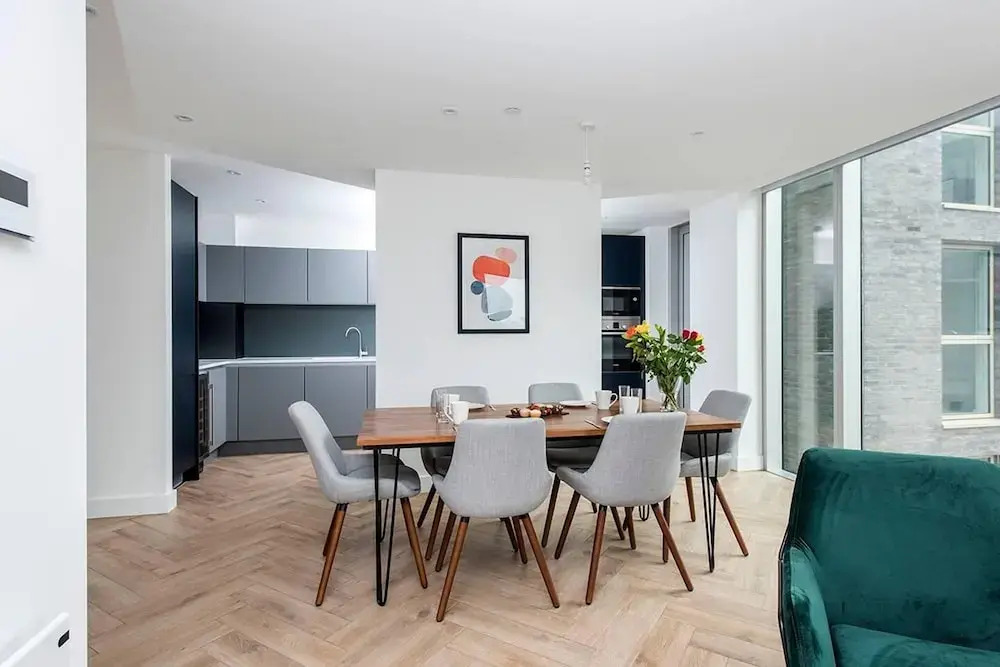 Lovely, Modern 3BR Apartment in City Centre.