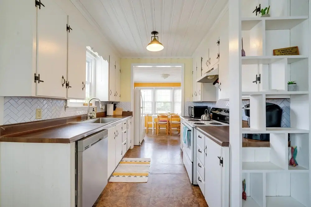 Carolina Beach Home w/ Private Deck: Walk to Shore