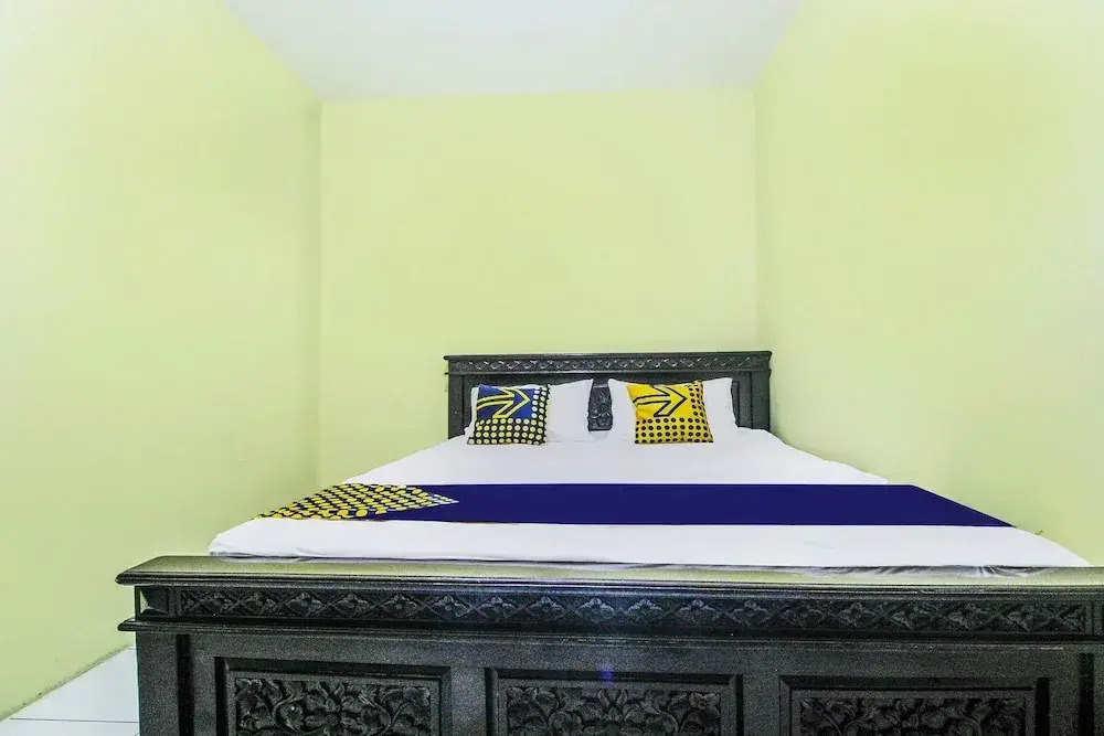 OYO Life 91606 Nadin Guest House Syariah