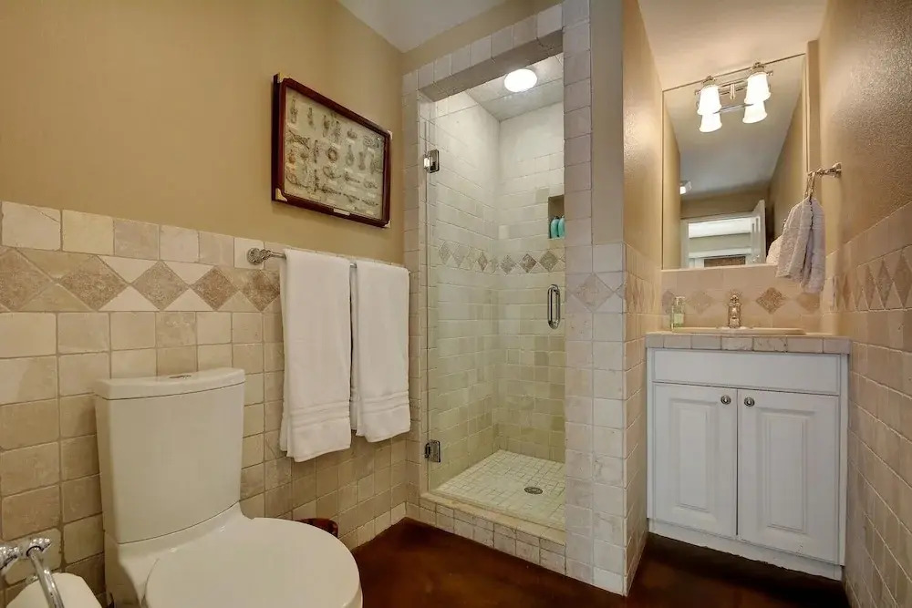 6BR 8BA Historic LBJ Estate near Lake Austin by RedAwning