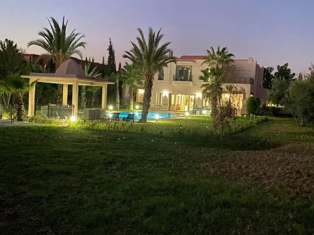 5 bedrooms villa with private pool enclosed garden and wifi at Marrakech