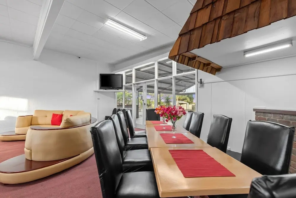 TORRUMBARRY MOTEL