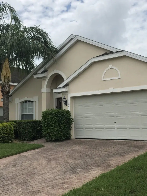 3BR Vizcay Pool Home 129 by OVRH