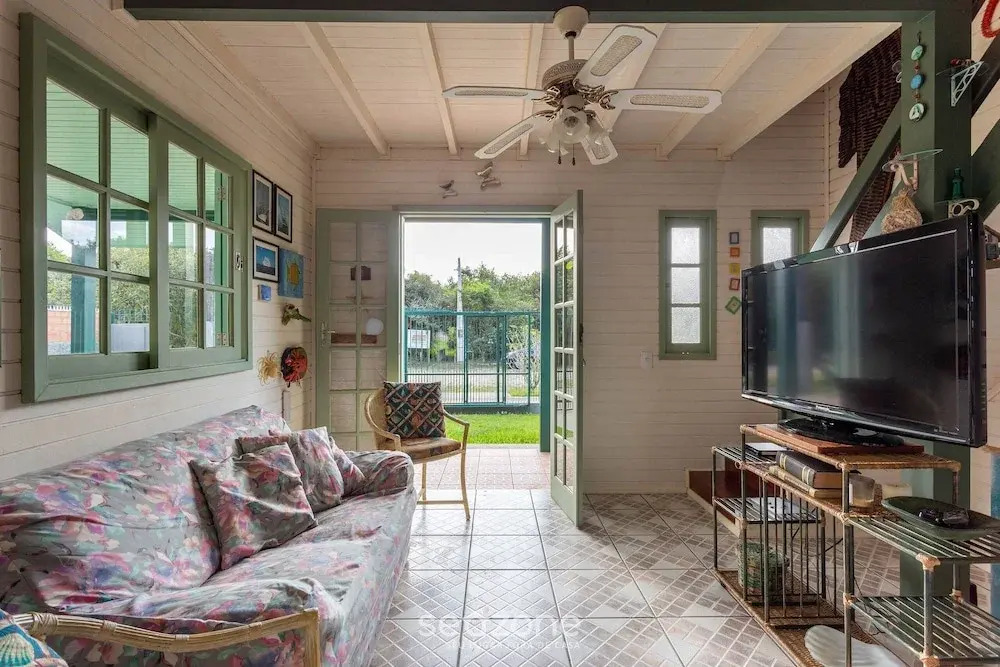 Pleasant Townhouse w/ BBQ 90m From the Sea Rdd657