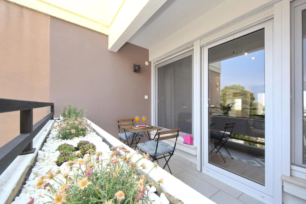 Porat Apartment