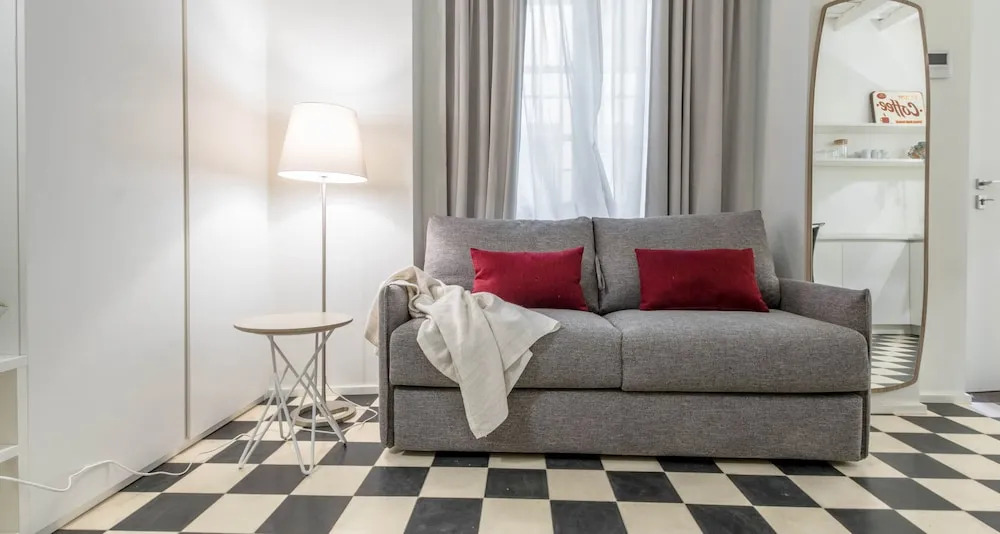 JOIVY Superb Studio For 2, 10Mins From Duomo