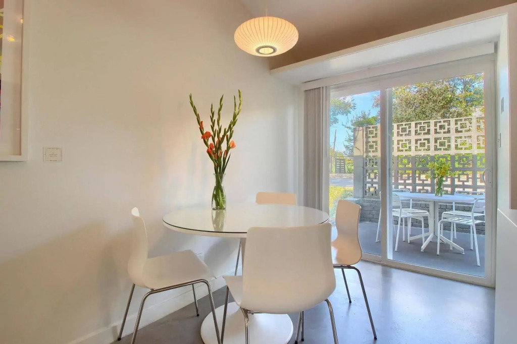 Travis Heights Modern I
