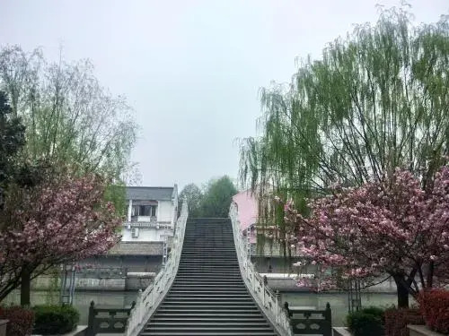 Deqing Qianxi Nianba Youth Hostel