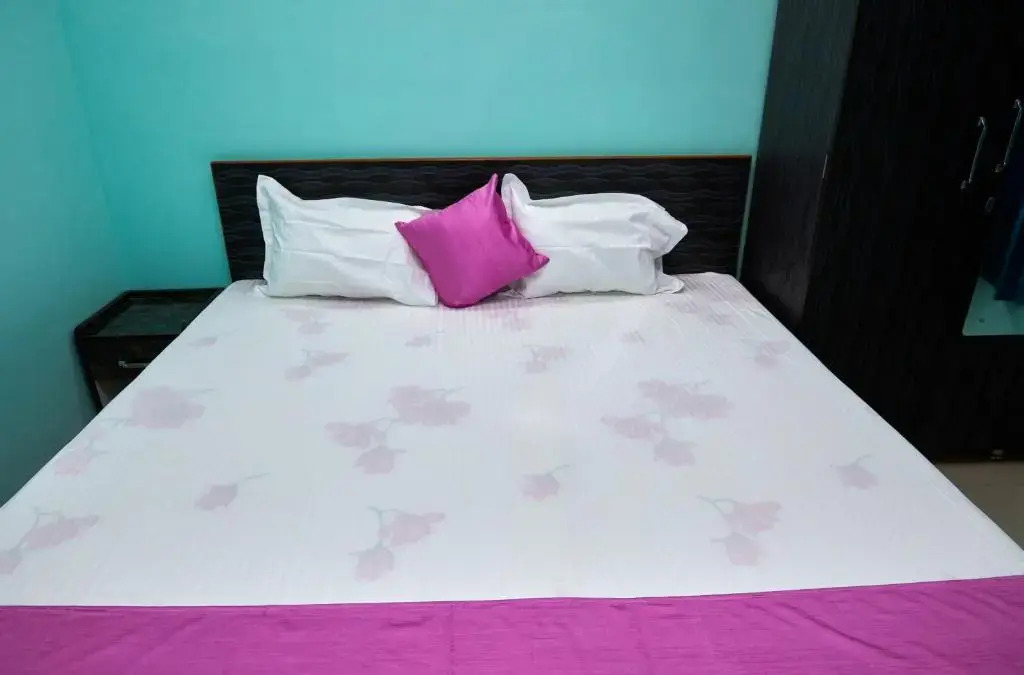 deb Guest House And Banquet hall
