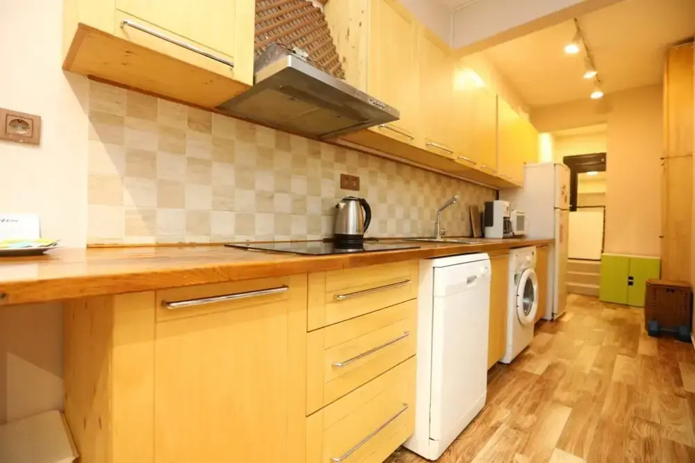 House Near Trendy Attractions and Close to Taksim