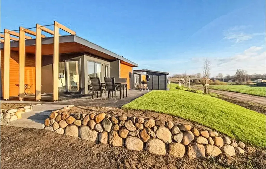 Beautiful Home in Süsel With 2 Bedrooms and Wifi