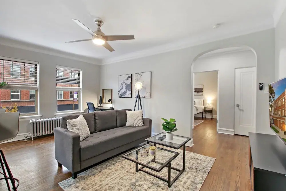 Lovely 1BR in Evanston -Elmwood 105