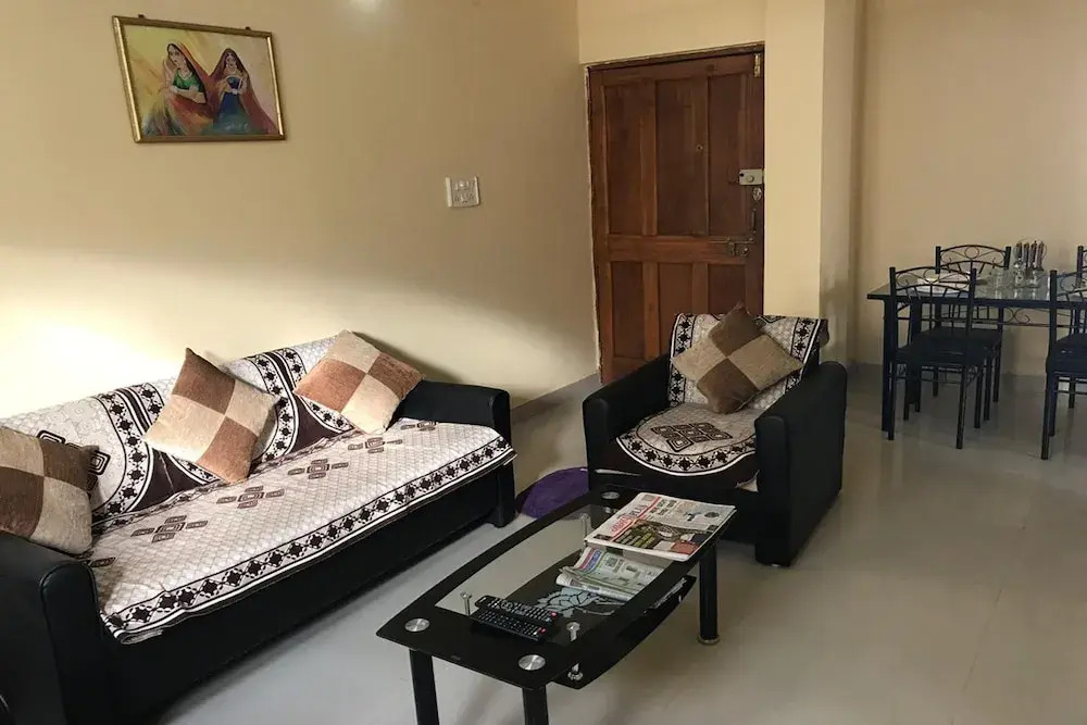 StayEden - Stylish Homestay Airport 2BHK