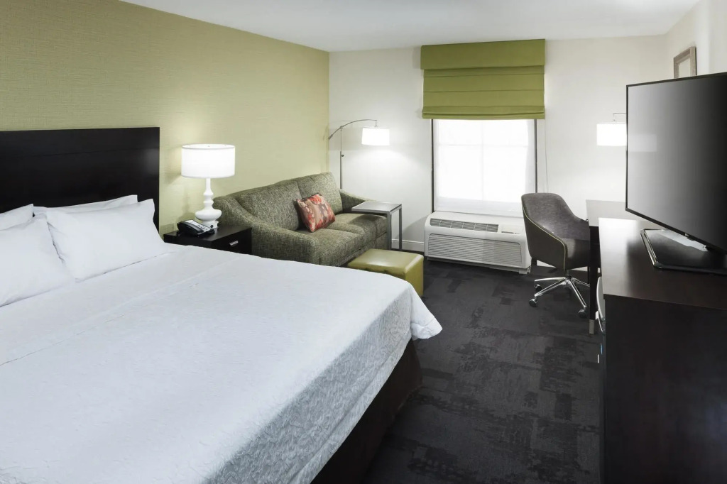Hampton Inn & Suites Gainesville Downtown University