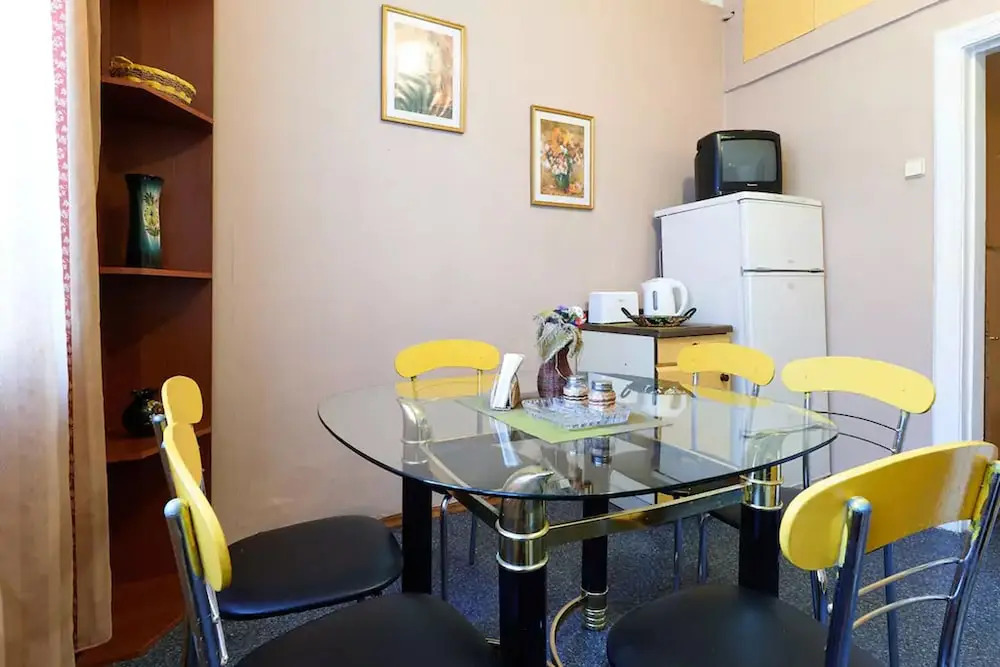 Апартаменты Home-Hotel, ул. Льва Толстого, 5А