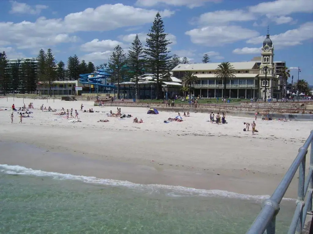 Glenelg Sea-Breeze