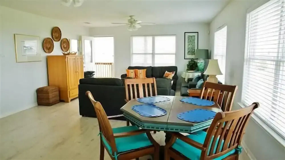 Spacious Retreat W/expansive Yard & Beach Access!