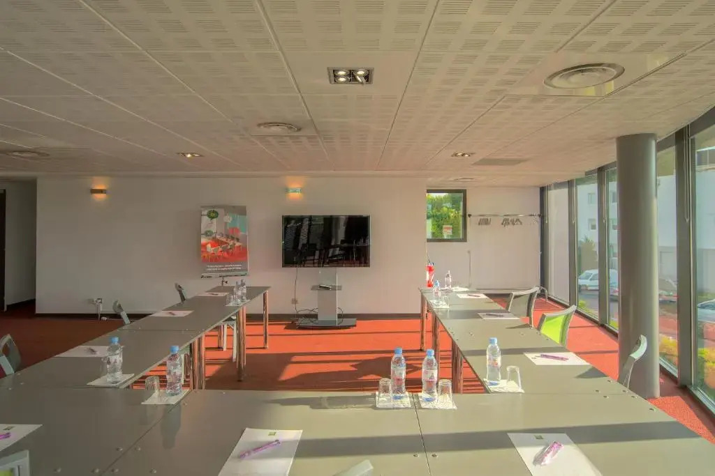 ibis Styles Pertuis Portes du Luberon