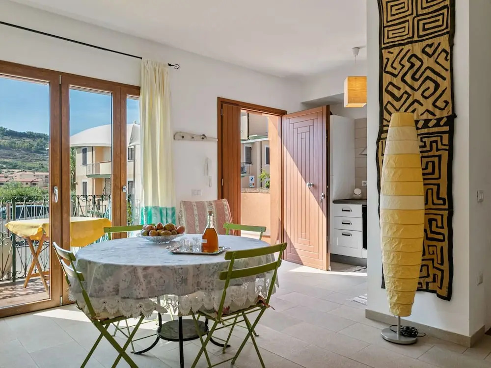 Relaxing Bosa Stay with Veranda