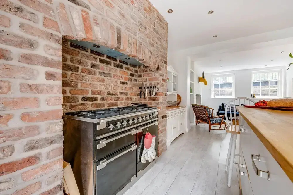 Spectacular 4BR Townhouse in Georgian Quarter, free parking