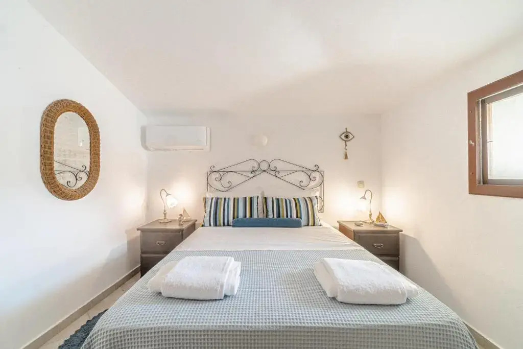 Seafront House in Andros Town with Sunrise & Ocean Views