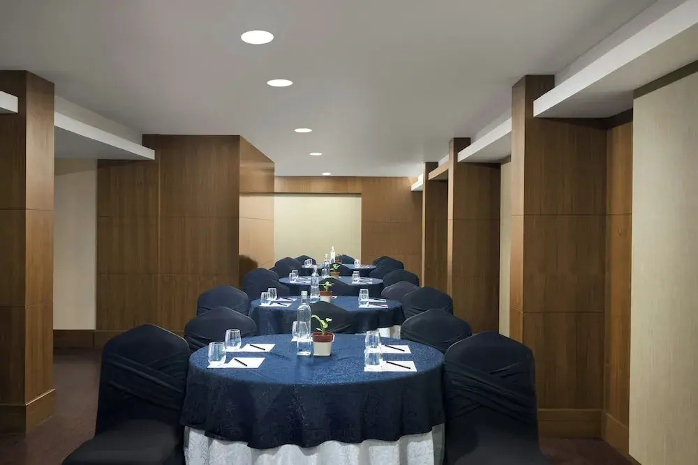 Hotel Woodland