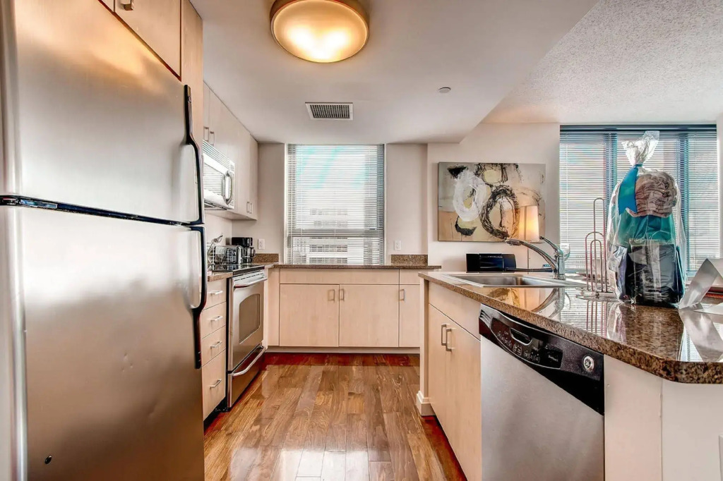 Global Luxury Suites at Figueroa Street