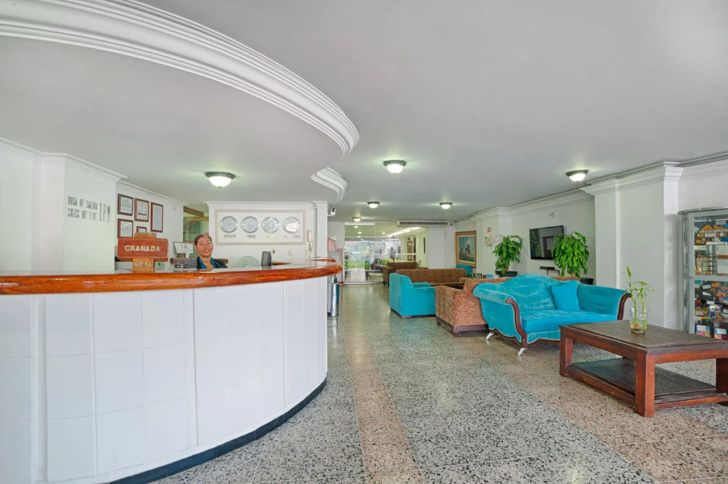 TAMA Hotel Granada Real Cali
