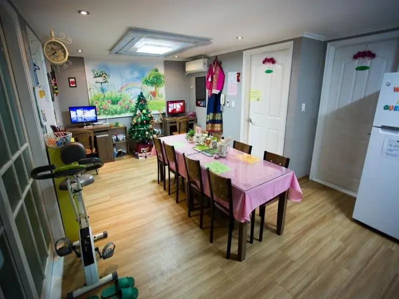 Apple Guesthouse