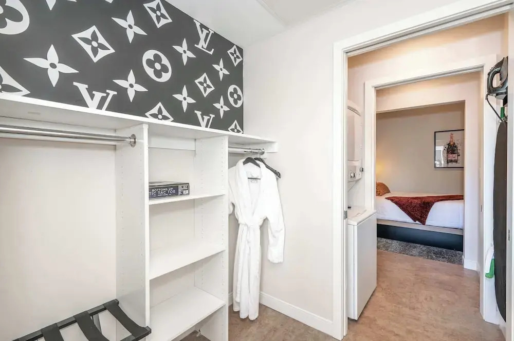 The 333 Suites 301 - Suite for 6