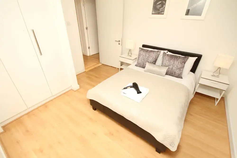 Grand Canal Quay Sleeps 8