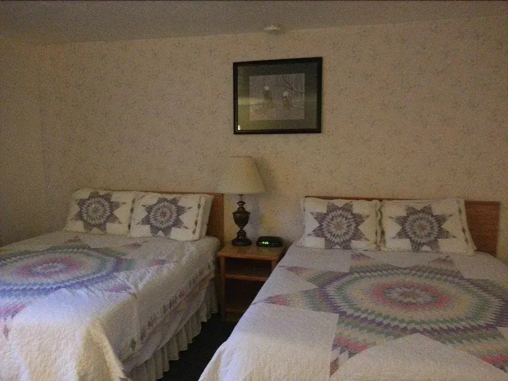 Eagles Nest Motel