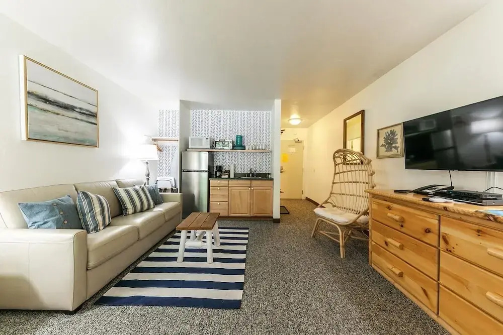211 Bldg B 1 Bedroom Condo