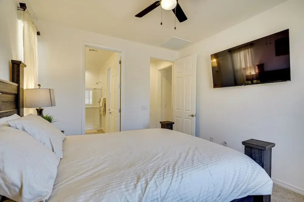 3 Mi to Casino Del Sol! Home w/ Dog-friendly Yard