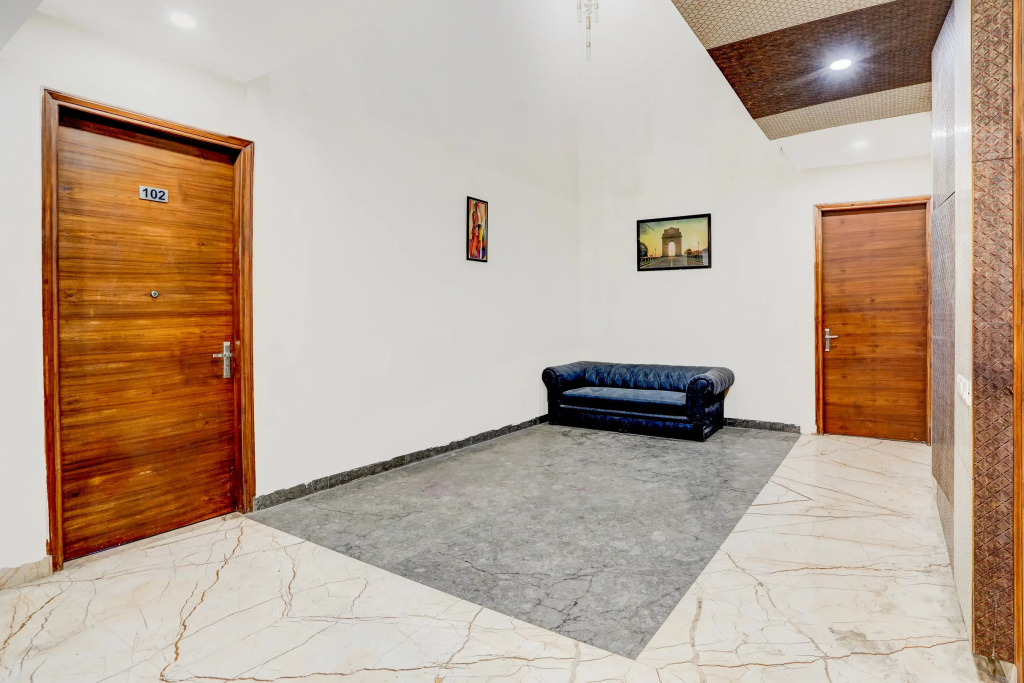 Townhouse Oak Sector 47 Near Medanta