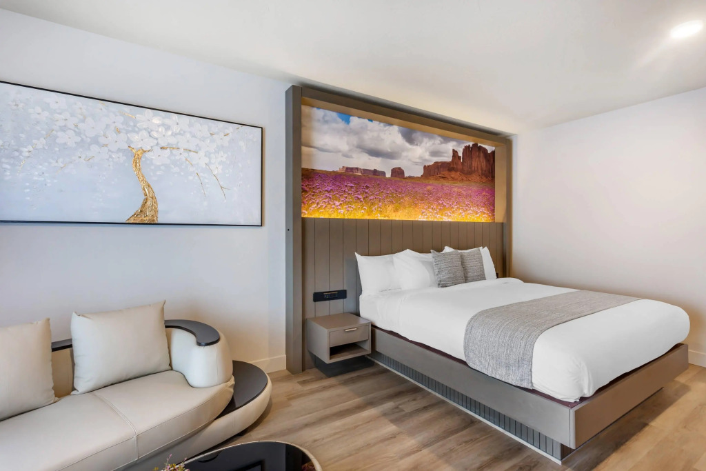The Valor, an Ascend Collection Hotel
