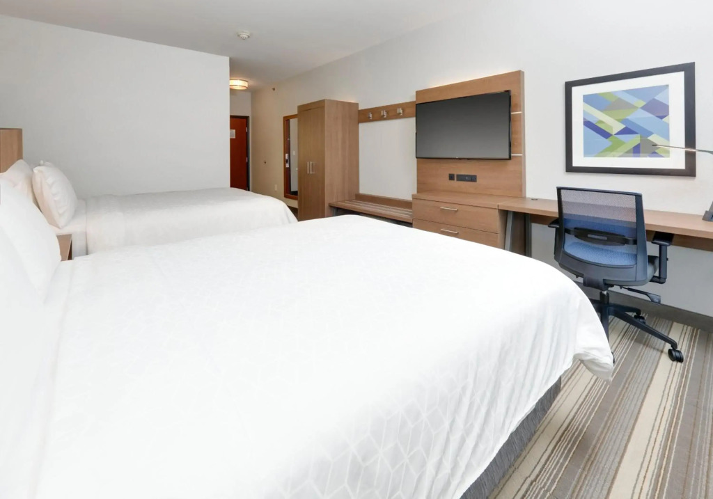 Holiday Inn Express & Suites - Denton North by IHG