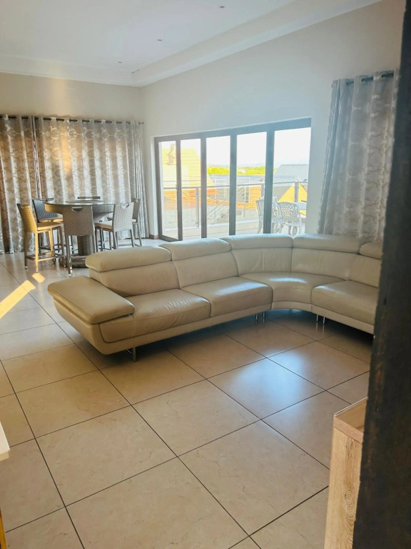Bluewave Villa at 944 Kota