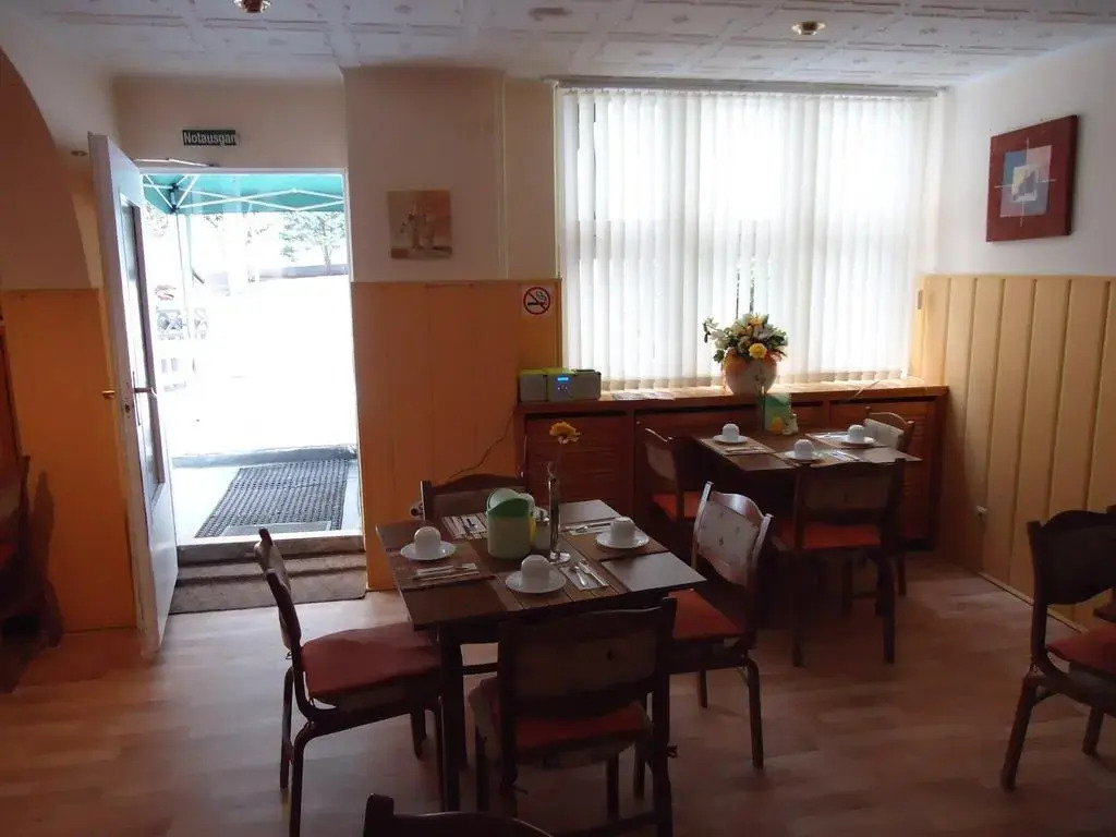 Hotel Adam