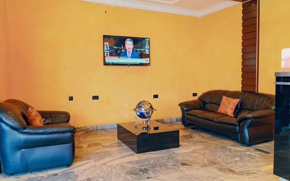 Ovic Hotel