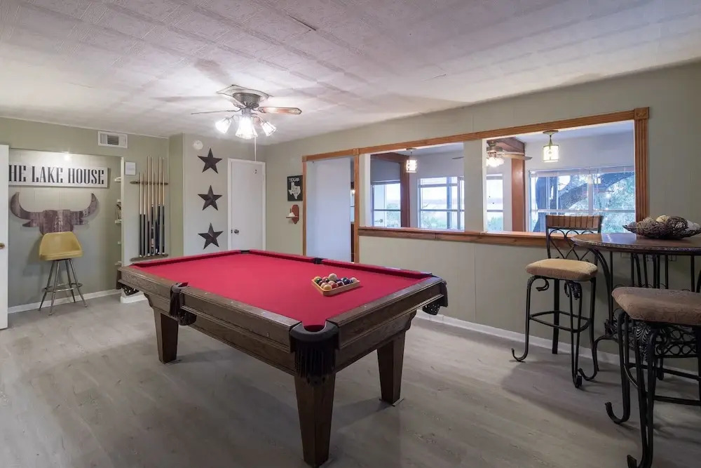 Texas Rose Lodge by RedAwning