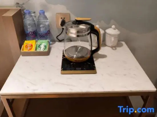 Qingmu Collection Hotel (Wuxi Shuofang Airport Hongshan)