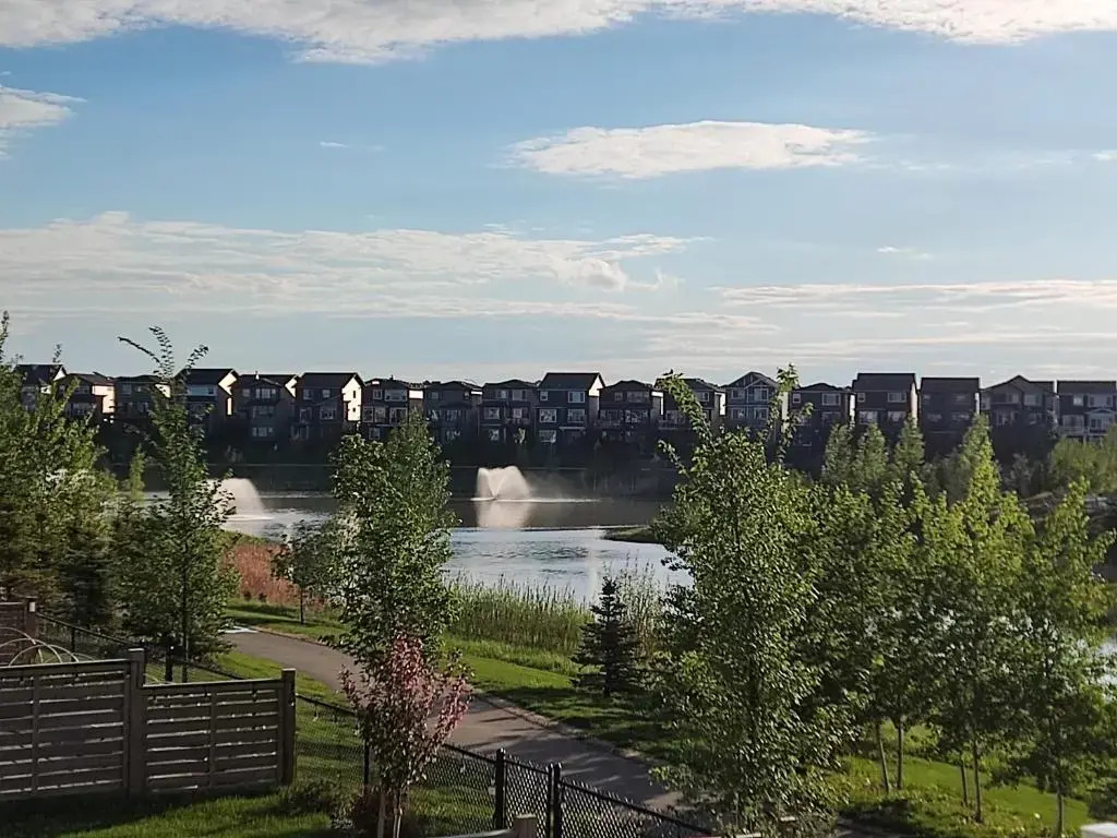 Brand New Entire guest suite by lake near YYC