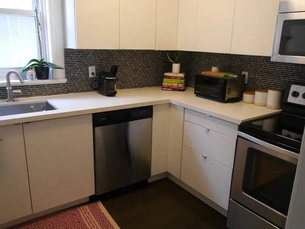 Stunning Two Level Home 3 Bedrooms
