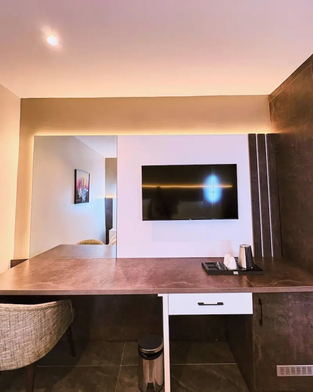 Saint Tropez Hotel and Suites