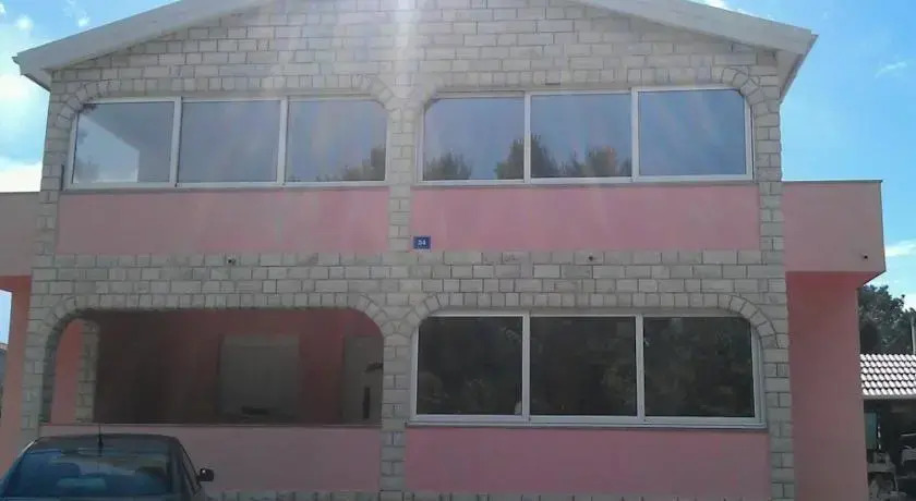 Apartments Karlo